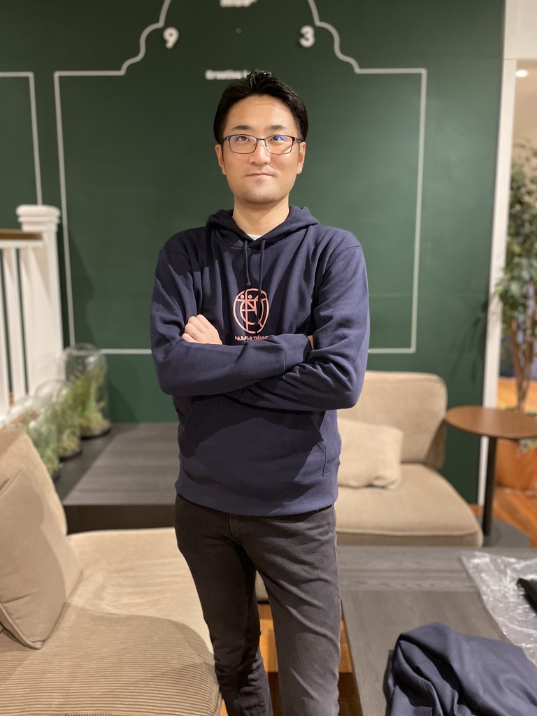 数トレネイビーパーカー01