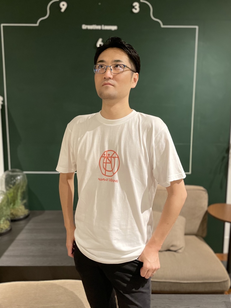 数トレロゴ入り白T_01