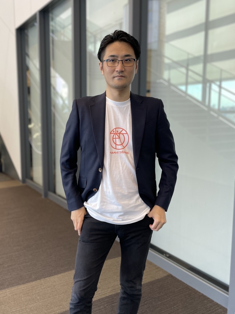 数トレロゴ入り白T_01