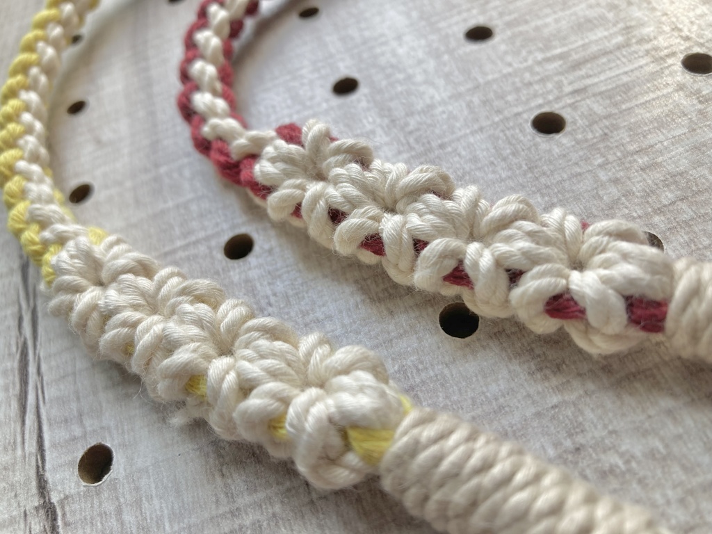 お花のハンドストラップ