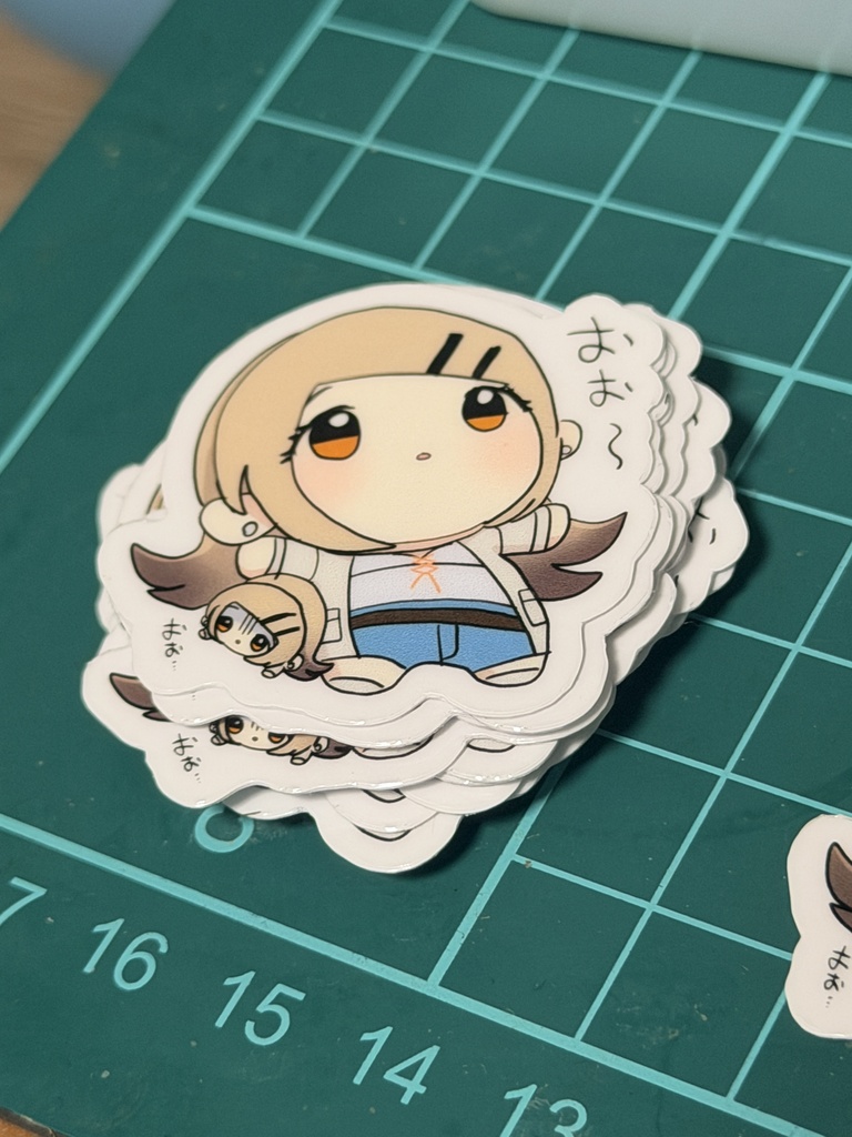 でか澤さんに潰されるちび澤さんシール
