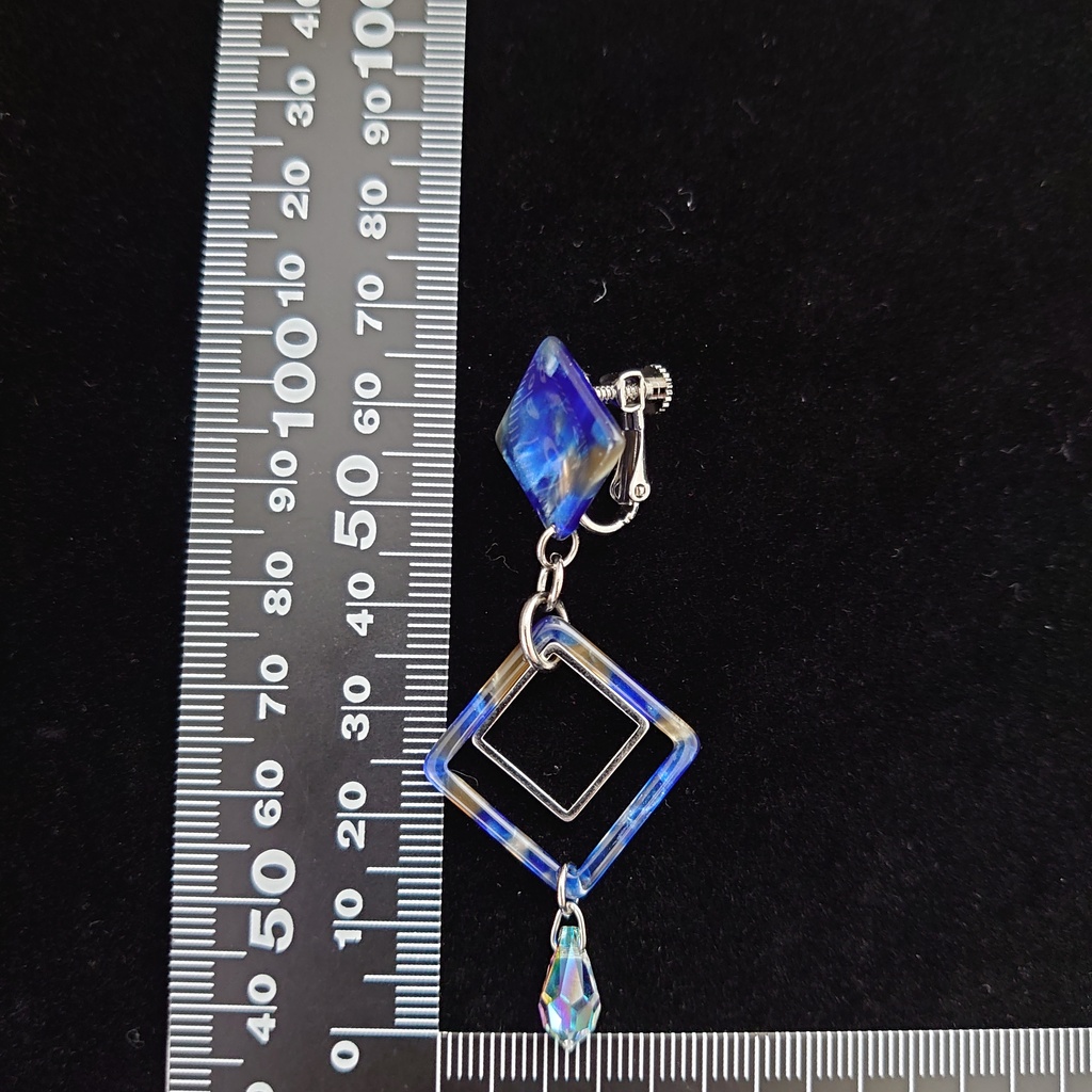 ウォーリアイメージイヤリング