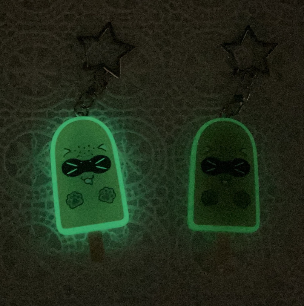 アイス型蓄光ラバーキーホルダー