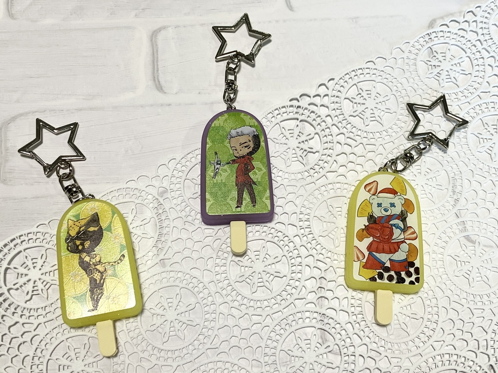 アイス型蓄光ラバーキーホルダー