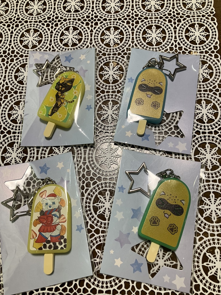 アイス型蓄光ラバーキーホルダー