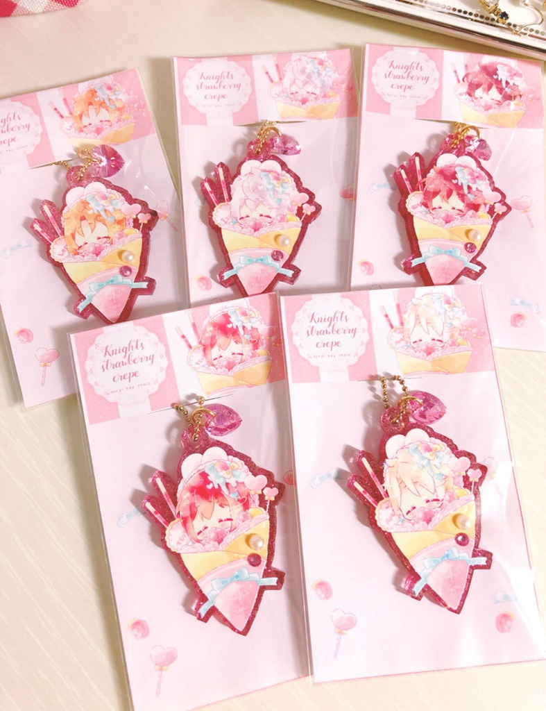 くれーぷないつアクリルチェーン