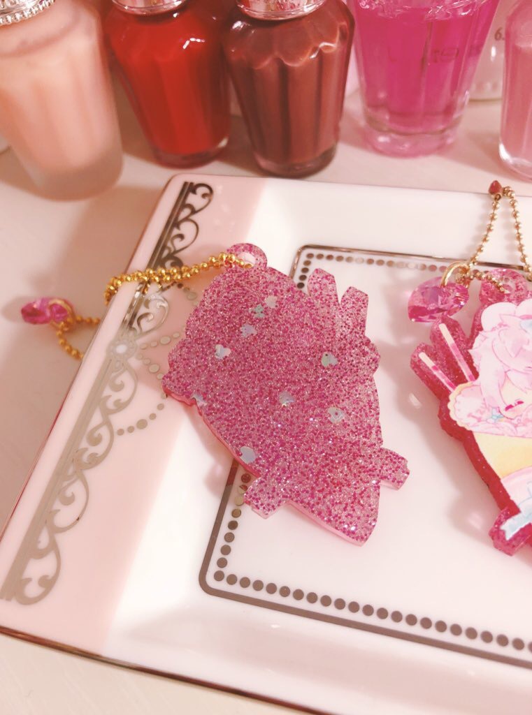 くれーぷないつアクリルチェーン