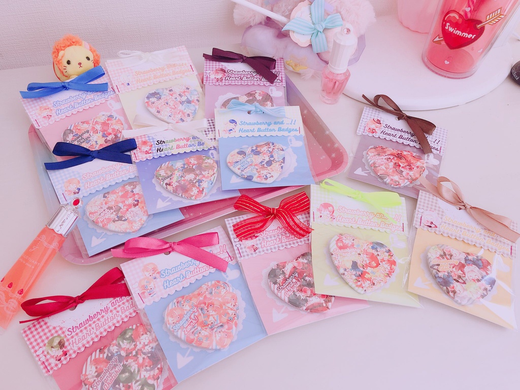 いちご缶バッチ
