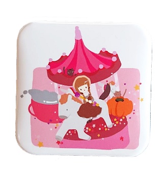 夢の国の「ゆめくにスクエア缶バッジ」