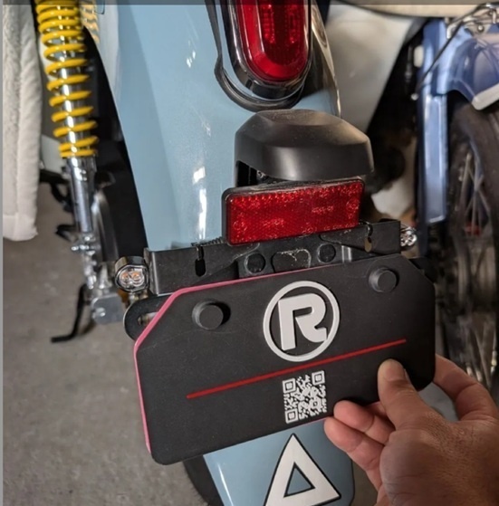バイク用ナンバープレートカバー(原付用) SNS QRコード作成いたします。 プレート 2枚セット
