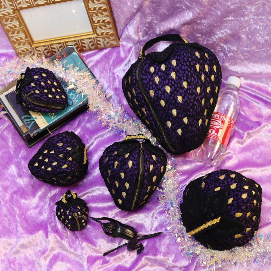 いちごポーチレース【マトリョーシカ】黒紫　金の粒