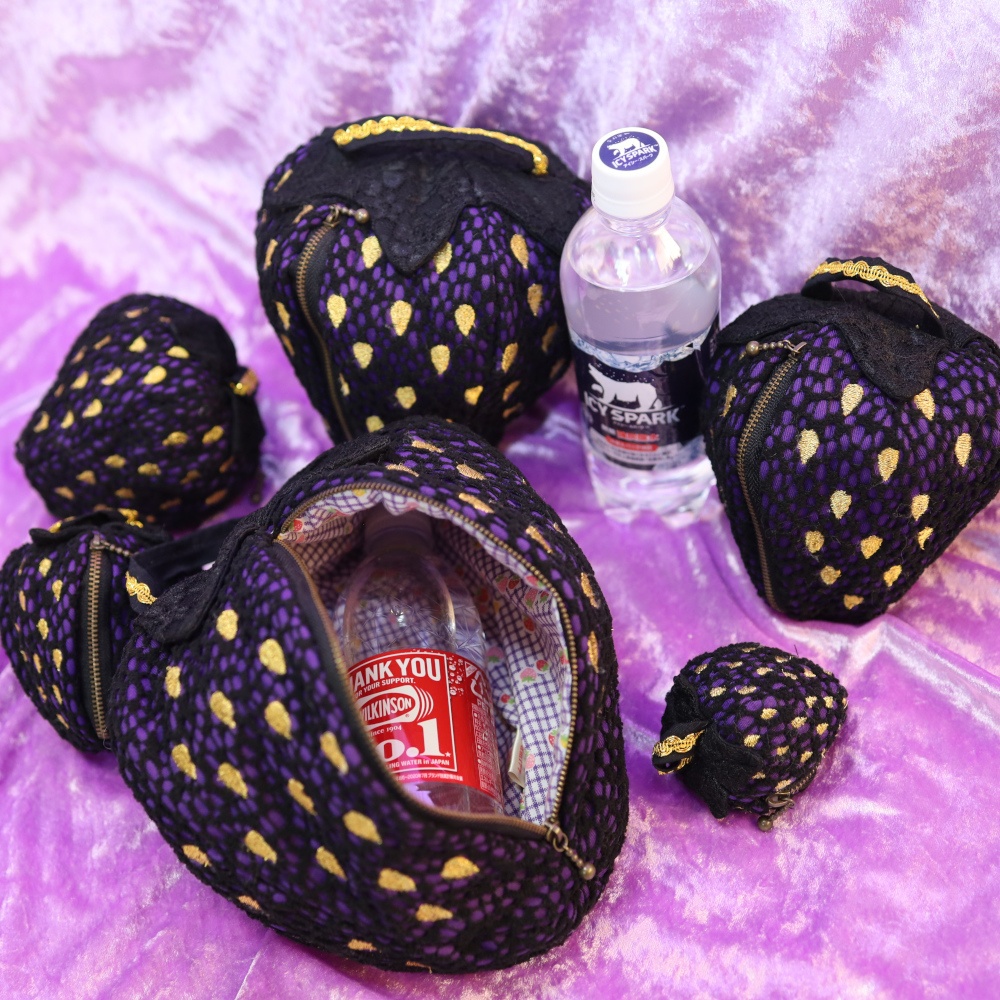 いちごポーチレース【マトリョーシカ】黒紫 金の粒