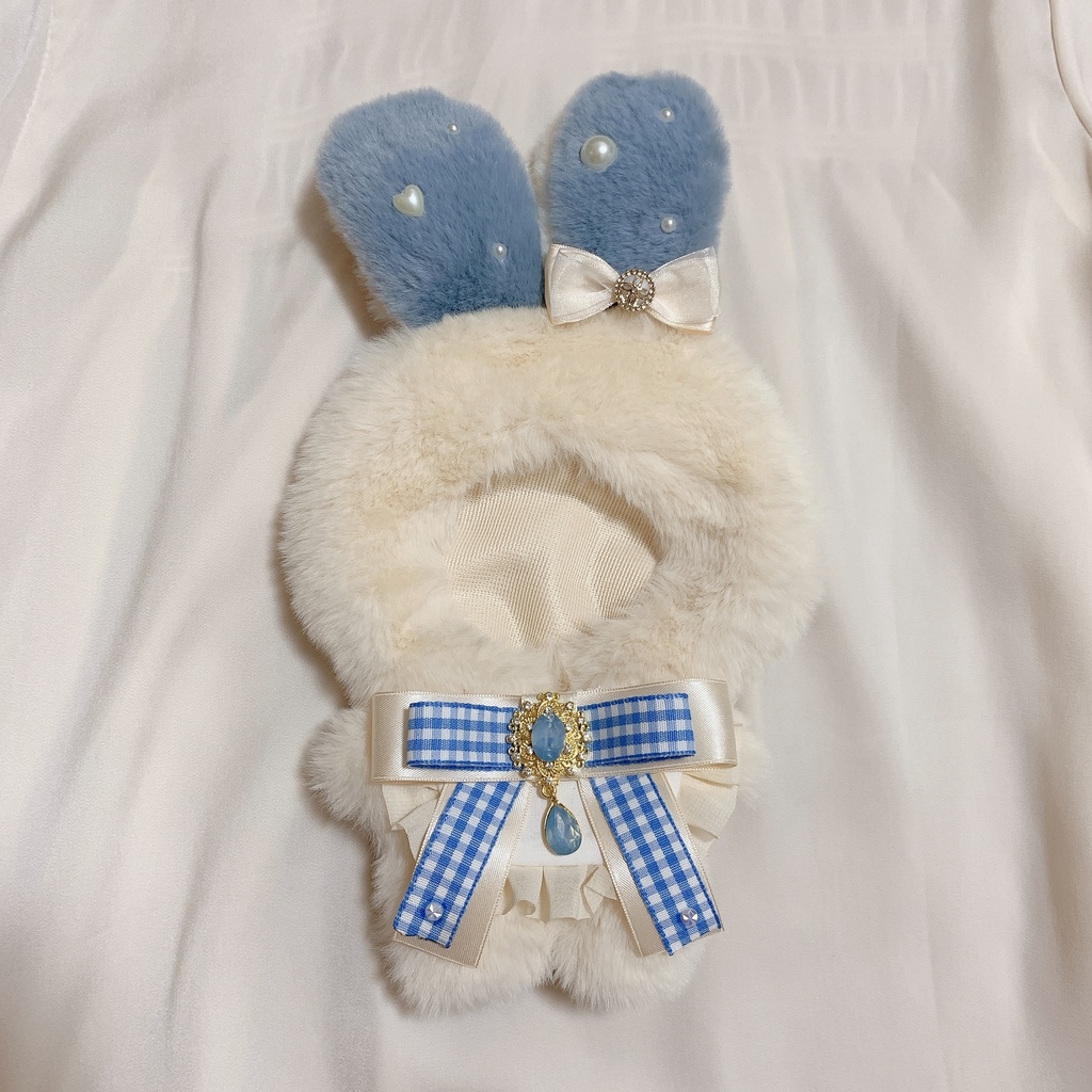 ホワイト×ブルーのうさぎさん