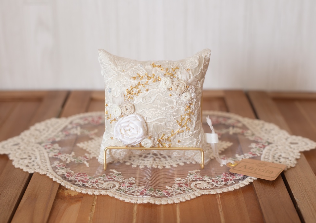 ドール用 刺繍クッション