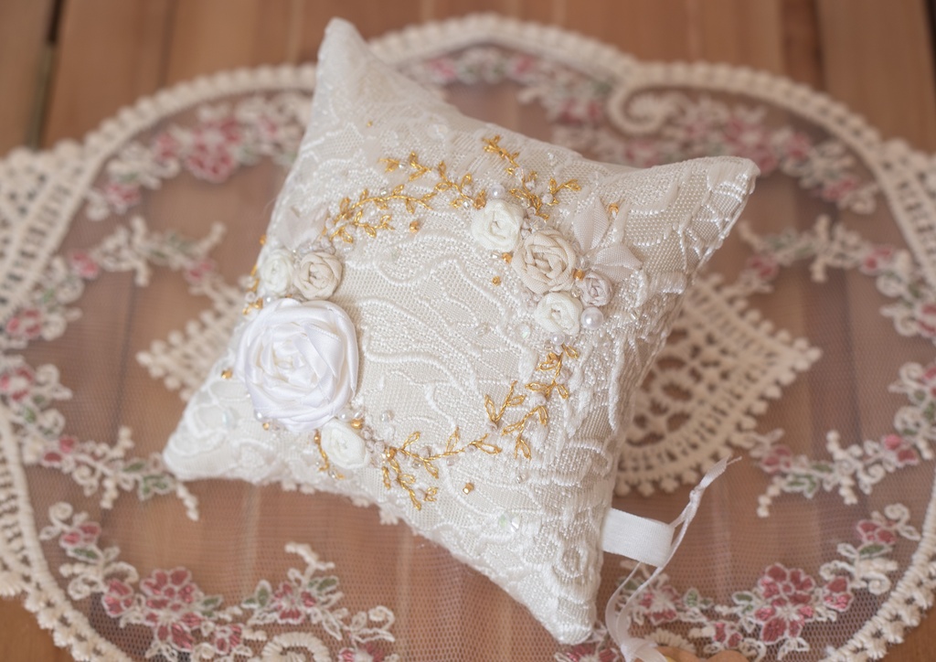 ドール用 刺繍クッション