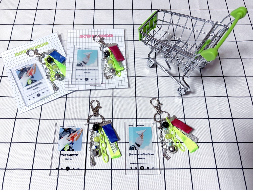 💡モチーフキーホルダー