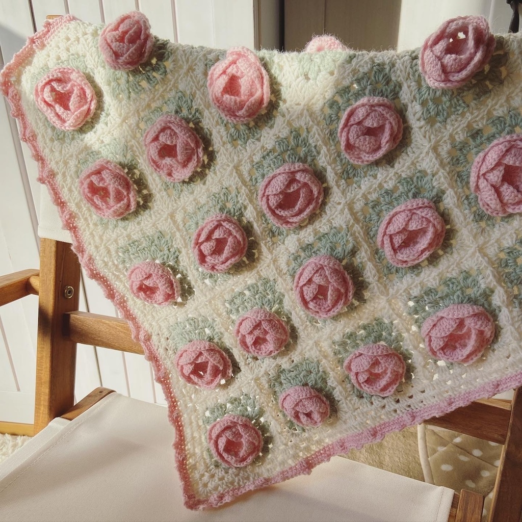 編み物　ブランケット　バラモチーフ　マルチカバー