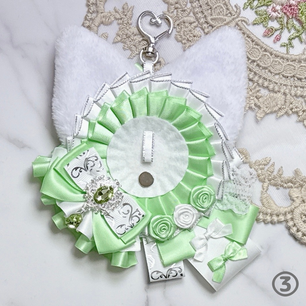 【R02-W1】痛ロゼット ロゼット 缶バッジ 推し活 痛バ 量産型 地雷系 オタ活 猫耳 フリル 白