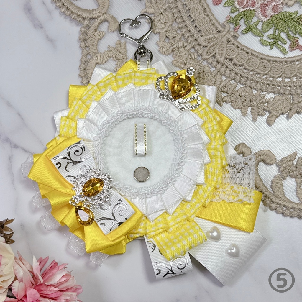 【R04-W1】痛ロゼット ロゼット 缶バッジ 推し活 痛バ 量産型 地雷系 オタ活 チェック柄 クラウン 白