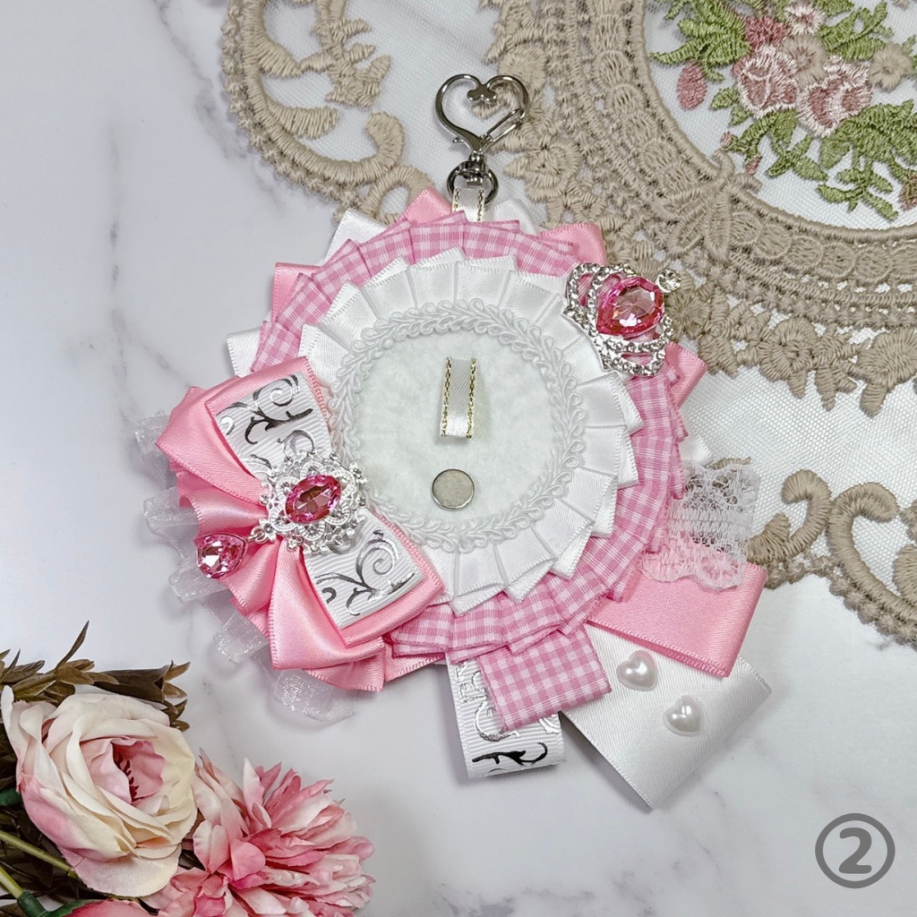 【R04-W1】痛ロゼット ロゼット 缶バッジ 推し活 痛バ 量産型 地雷系 オタ活 チェック柄 クラウン 白