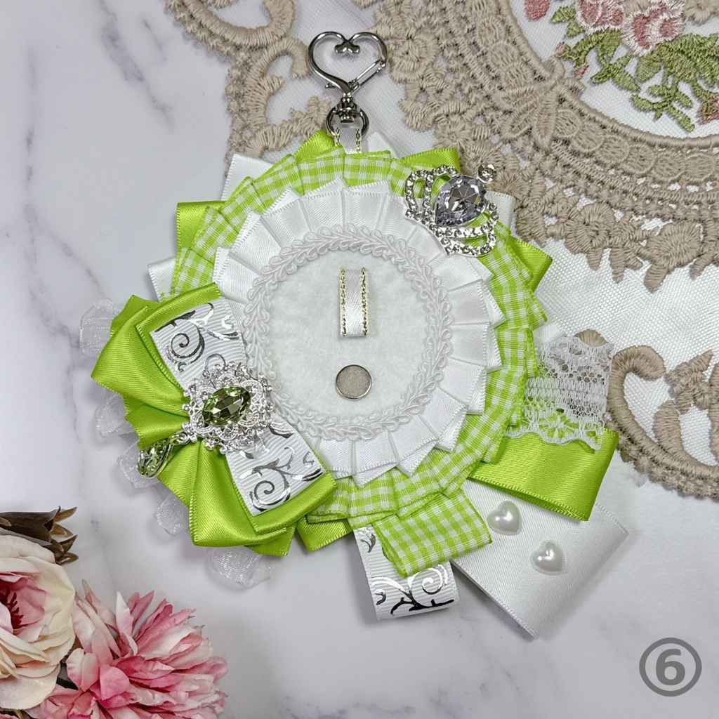 【R04-W1】痛ロゼット ロゼット 缶バッジ 推し活 痛バ 量産型 地雷系 オタ活 チェック柄 クラウン 白