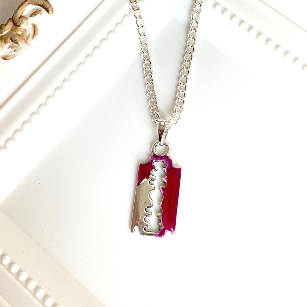 title:哀₍あい₎に溺れる / 両刃カミソリ ネックレス