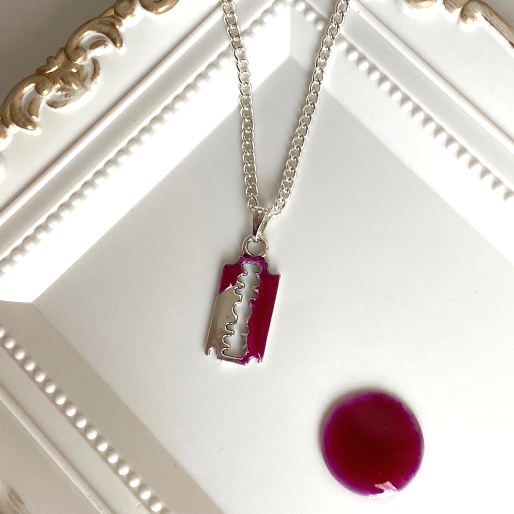 title:哀₍あい₎に溺れる / 両刃カミソリ ネックレス