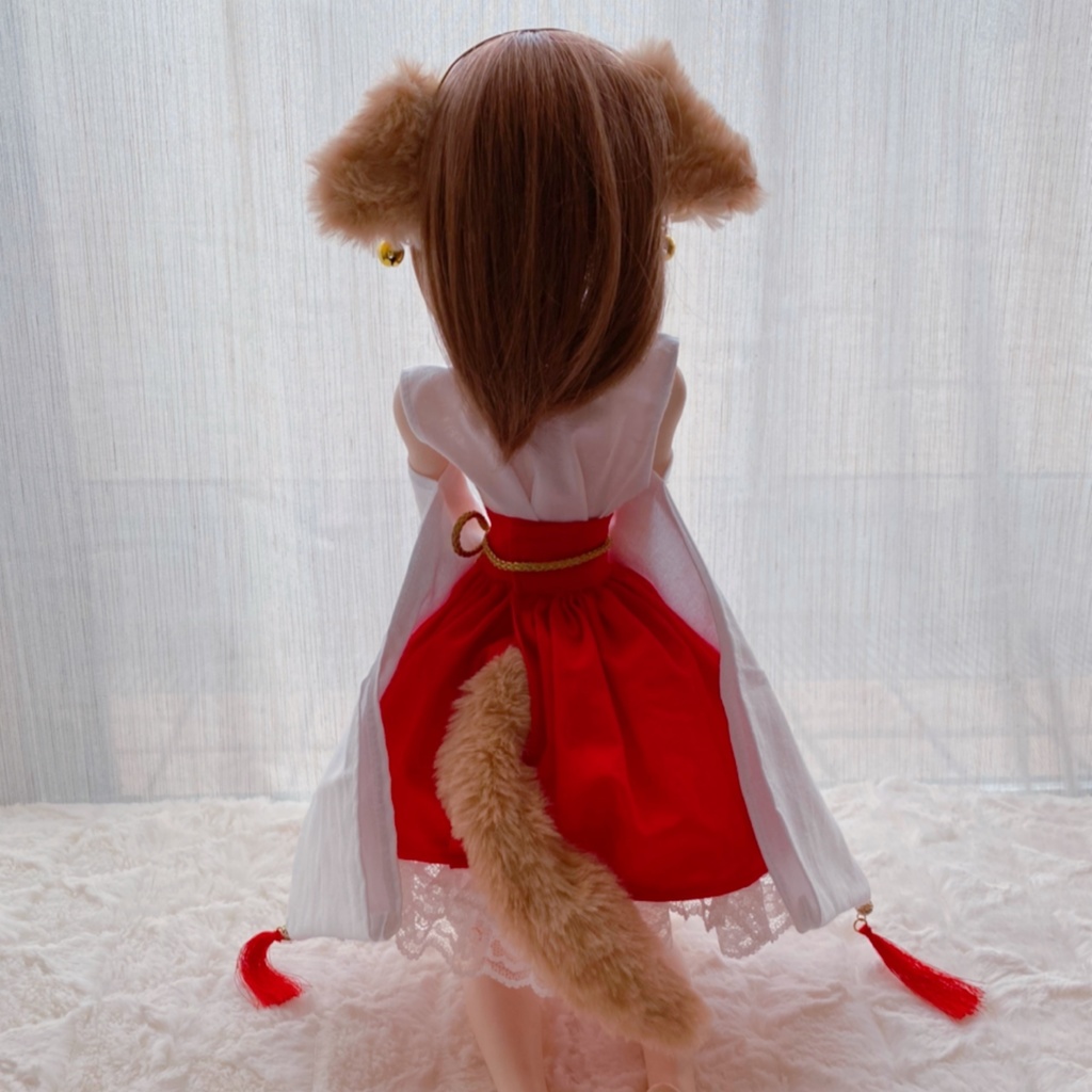 Kon Kon 巫女服 ^.,.^ __ノシ