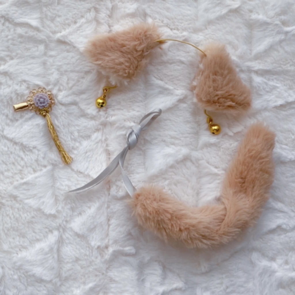 Kon Kon 巫女服 ^.,.^ __ノシ