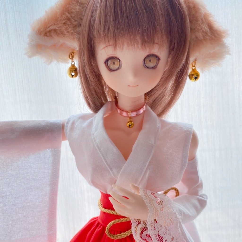 Kon Kon 巫女服 ^.,.^ __ノシ