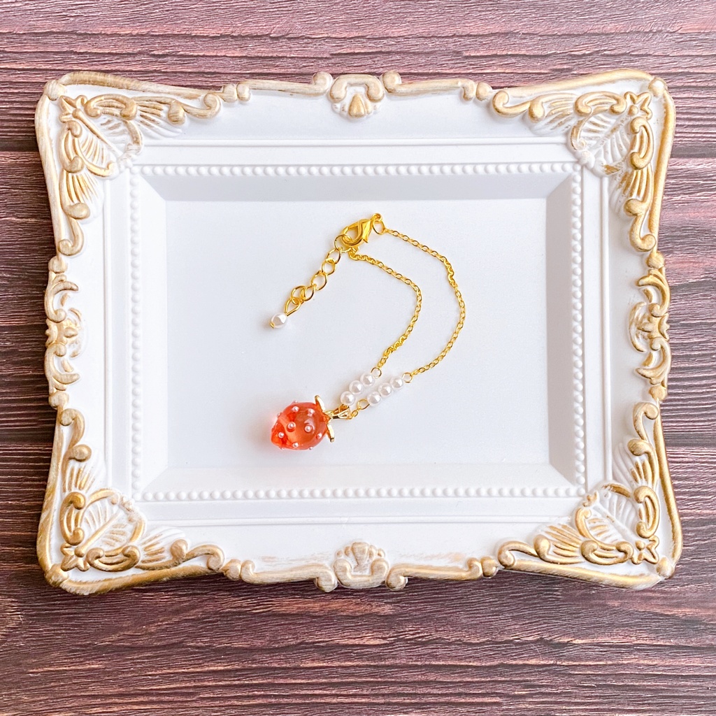 いちごのネックレス【1/4〜1/3サイズ向け】【B~C品】