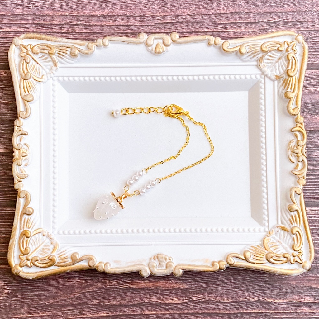 いちごのネックレス【1/4〜1/3サイズ向け】【B~C品】