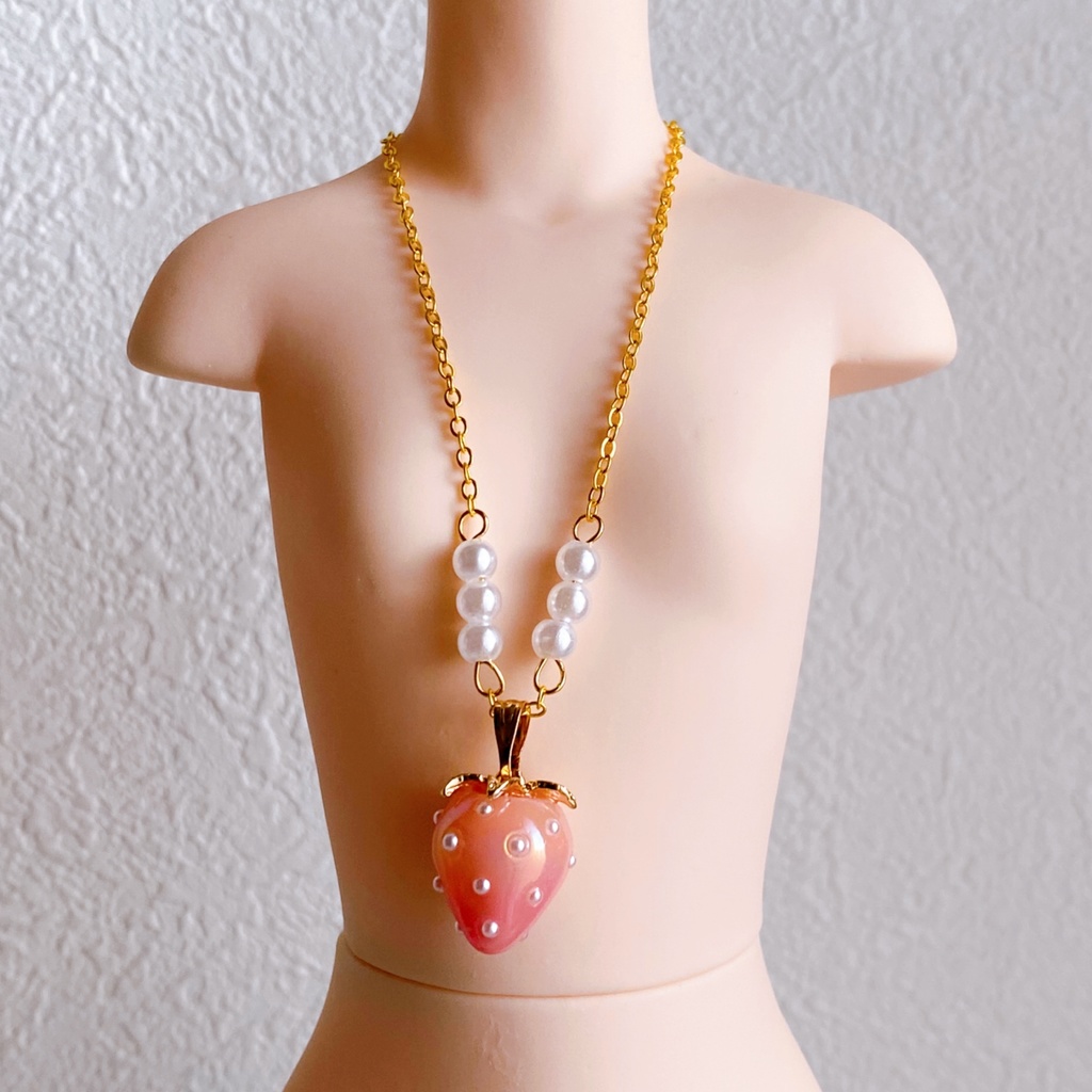 いちごのネックレス【1/4〜1/3サイズ向け】【B~C品】
