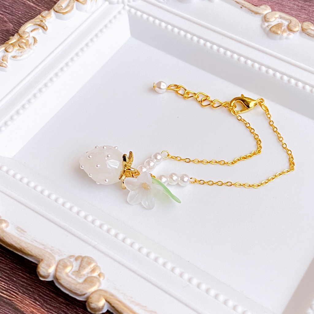 いちごのネックレス【1/4〜1/3サイズ向け】【B~C品】