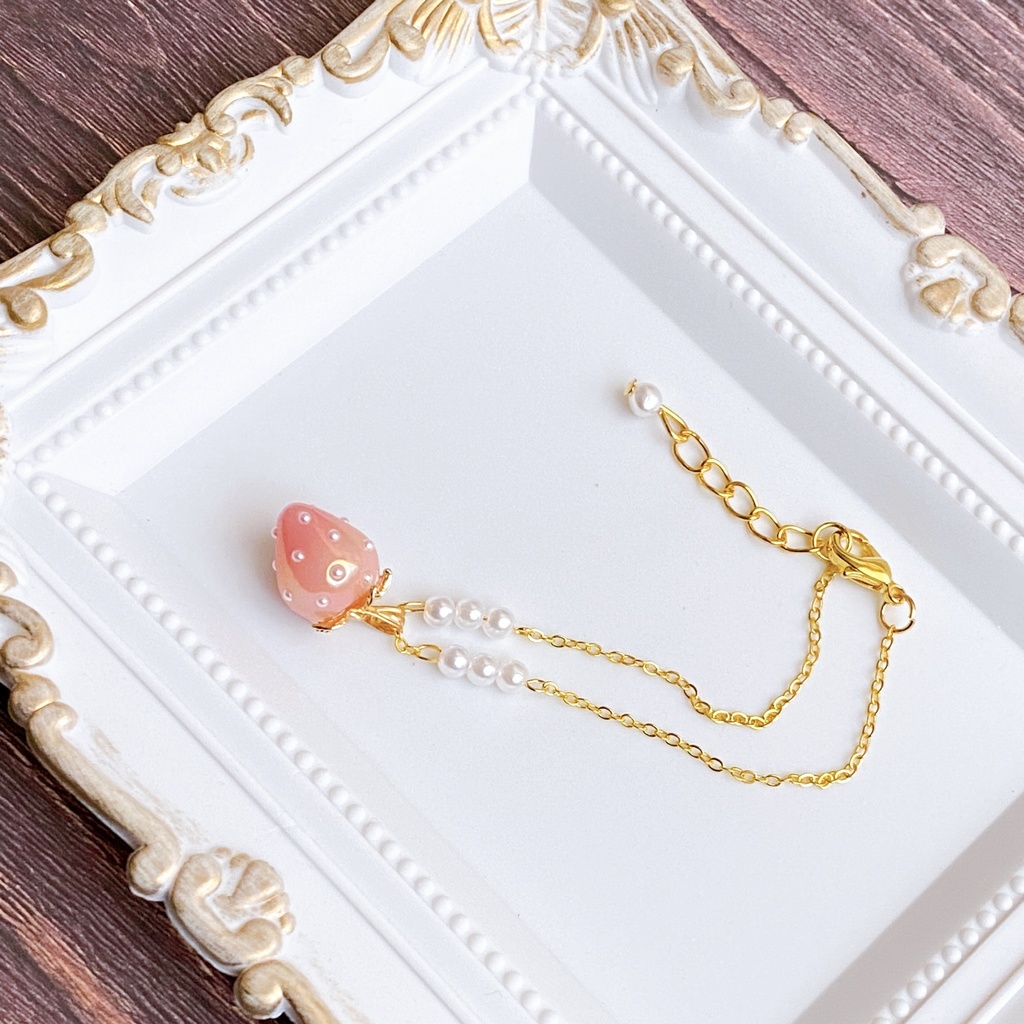 いちごのネックレス【1/4〜1/3サイズ向け】【B~C品】
