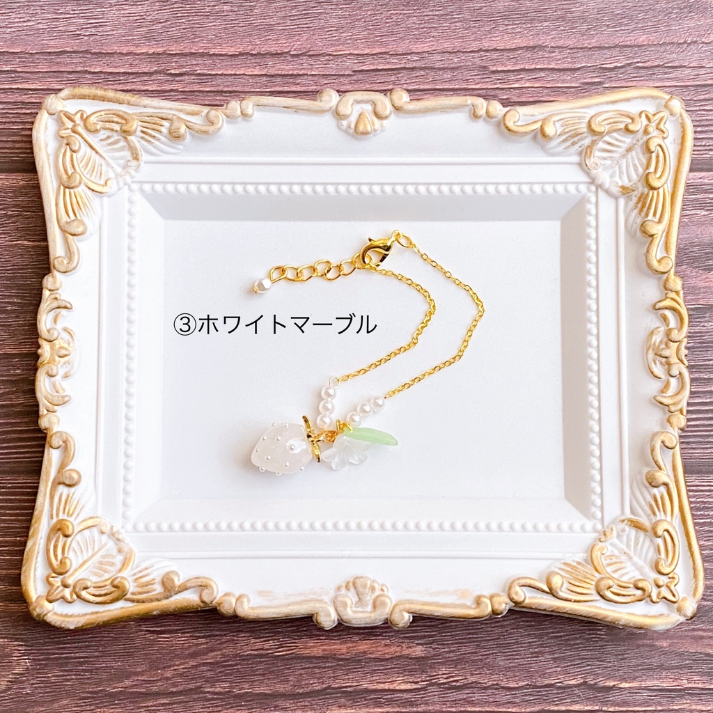 いちごのネックレス【1/4〜1/3サイズ向け】【B~C品】