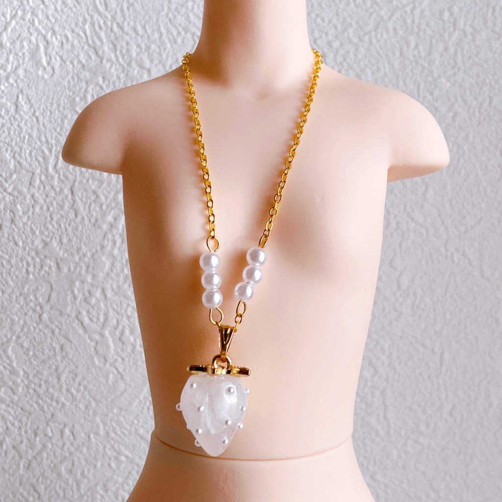 いちごのネックレス【1/4〜1/3サイズ向け】【B~C品】