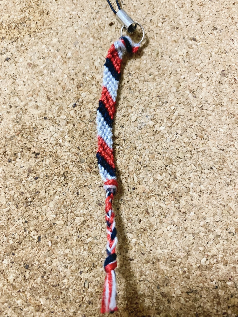 ミサンガストラップ　ナギサ