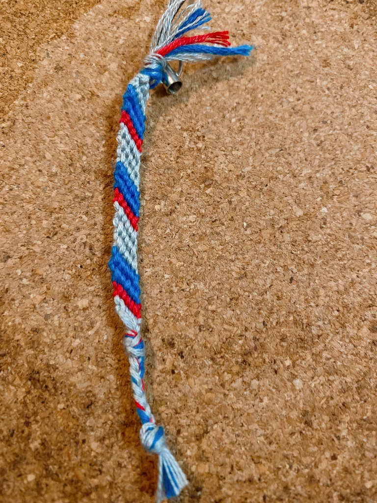 ミサンガストラップ　ミオ