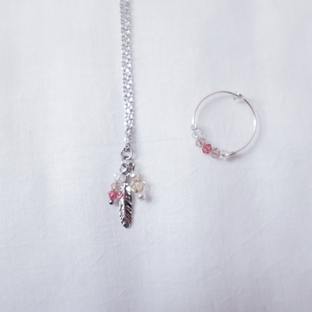 Revelモチーフネックレス