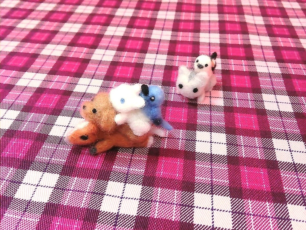 羊毛フェルト アクセサリーセット 25個 ネックレス・イヤリング・ブローチ・ヘアクリップ 付け替え自在