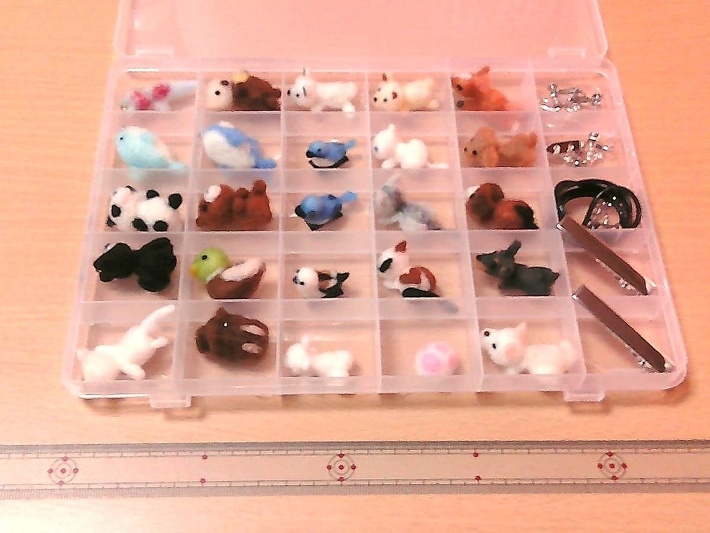 羊毛フェルト アクセサリーセット 25個　ネックレス・イヤリング・ブローチ・ヘアクリップ　付け替え自在