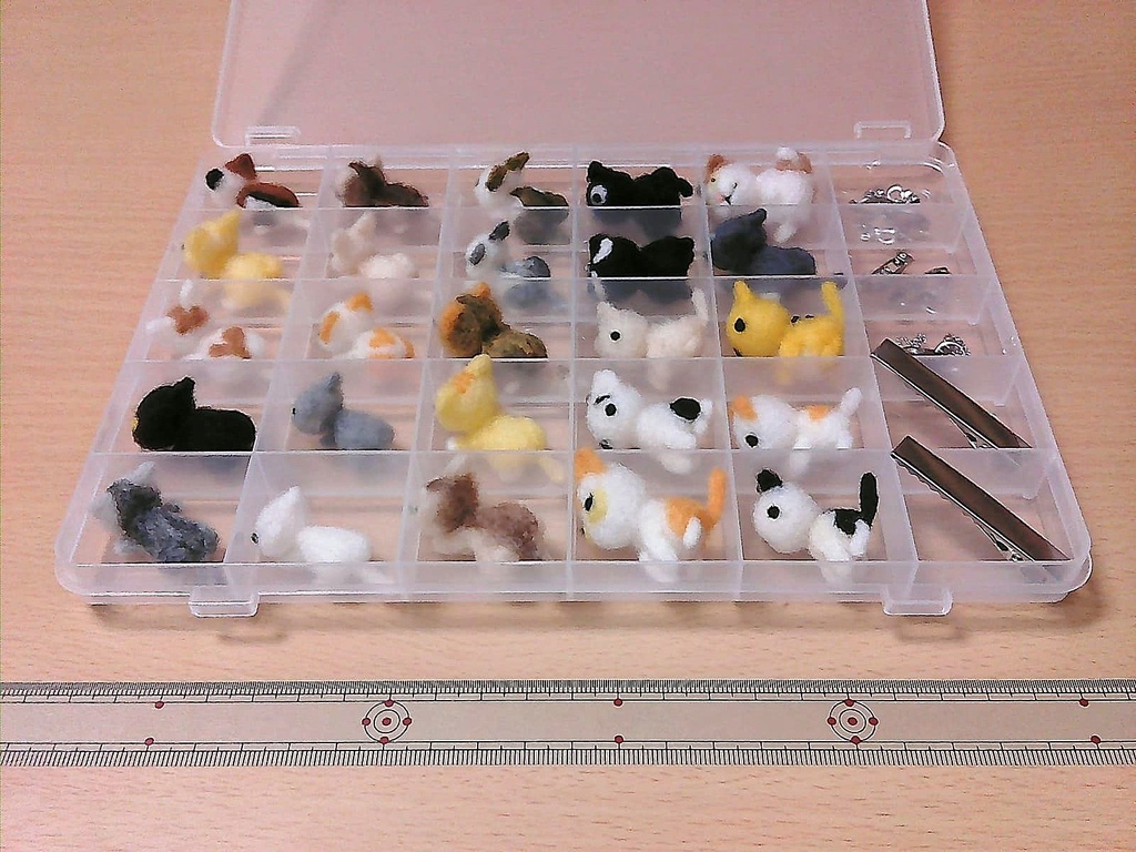 羊毛フェルト アクセサリーセット 25個・猫　ネックレス・イヤリング・ブローチ・ヘアクリップ　付け替え自在