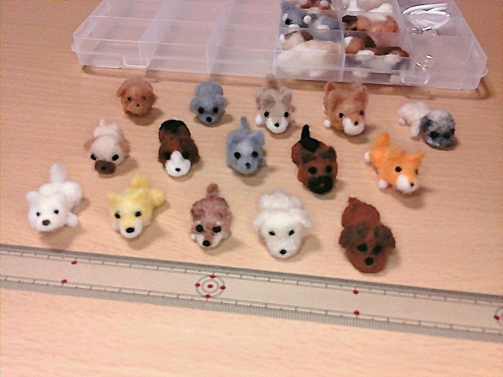 羊毛フェルト アクセサリーセット 25個・犬 ネックレス・イヤリング・ブローチ・リング 付け替え自在