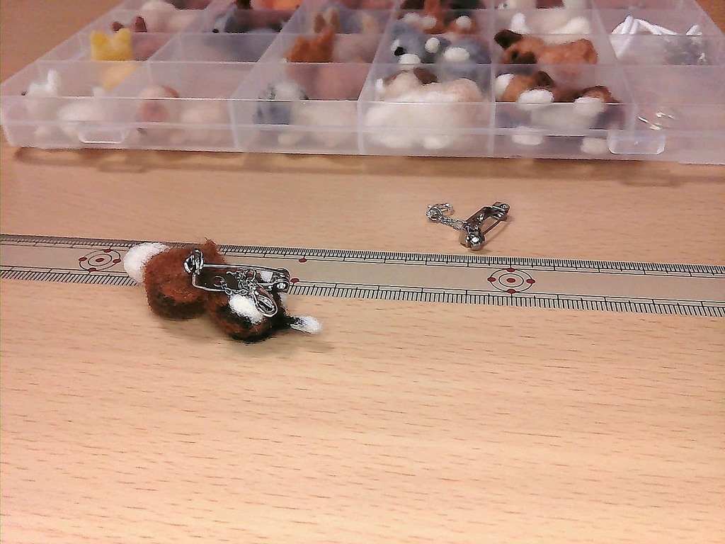 羊毛フェルト アクセサリーセット 25個・犬 ネックレス・イヤリング・ブローチ・リング 付け替え自在