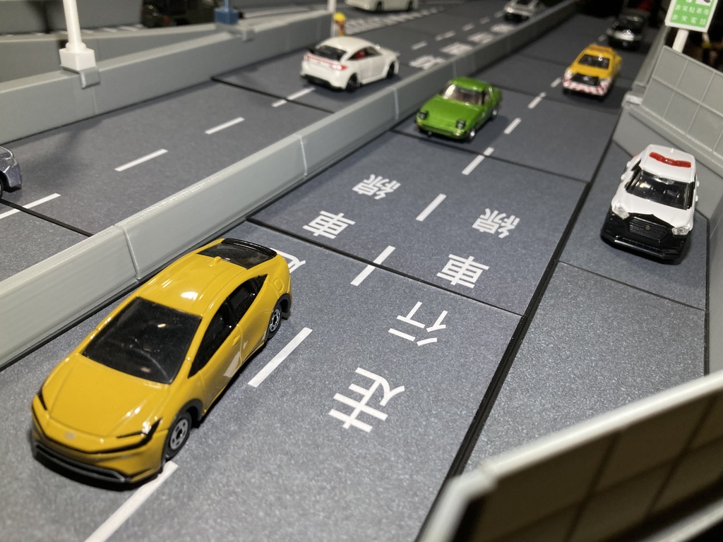 【新製品】1:64 ミニカージオラマ 高速道路 非常駐車帯合流カーブセット【ショップイチオシ】