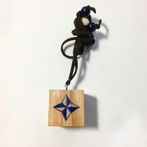 木のネックレス各種