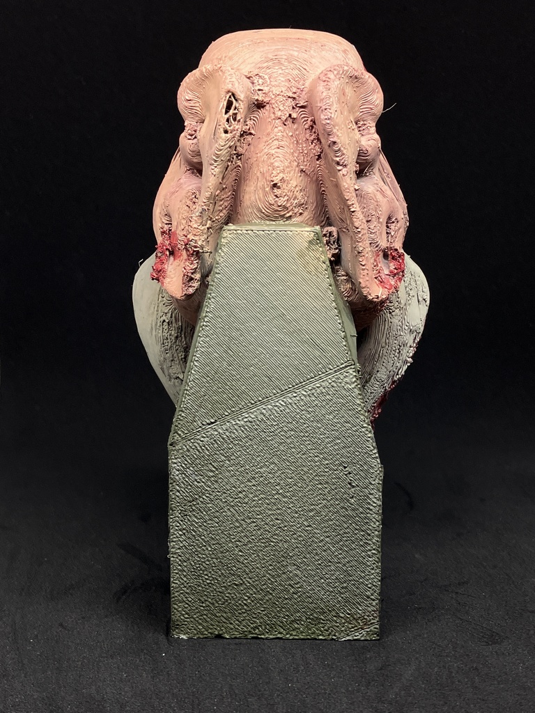 セイウチ男の老後 〜胸像〜