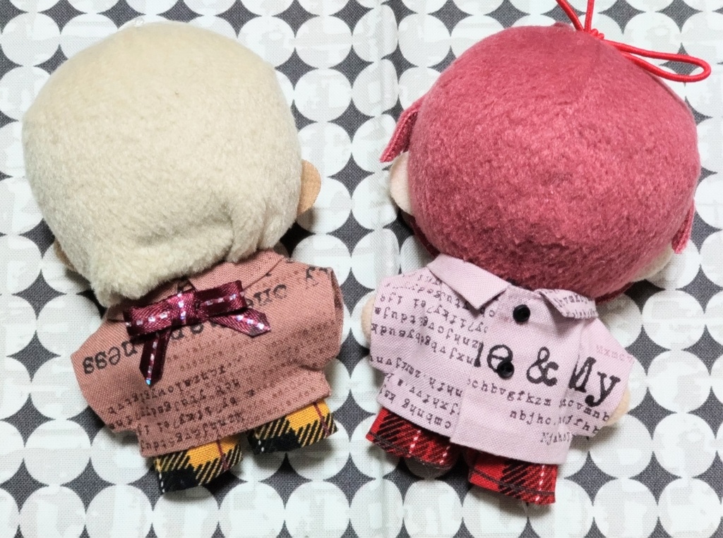 ぬい服【リボンタイ付き英字柄シャツ】