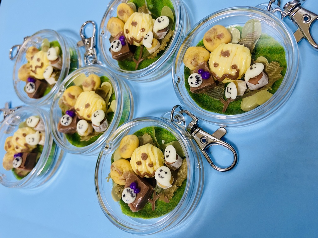 ハロウィンパーティー!?ミニチュアキーホルダー